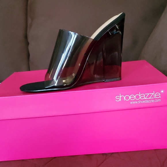 Shoes - Picture 1 of 3